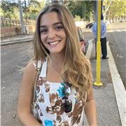 Studentessa di Giurisprudenza di 24 anni si offre per dare ripetizioni a studenti di elementari e medie per qualsiasi materia